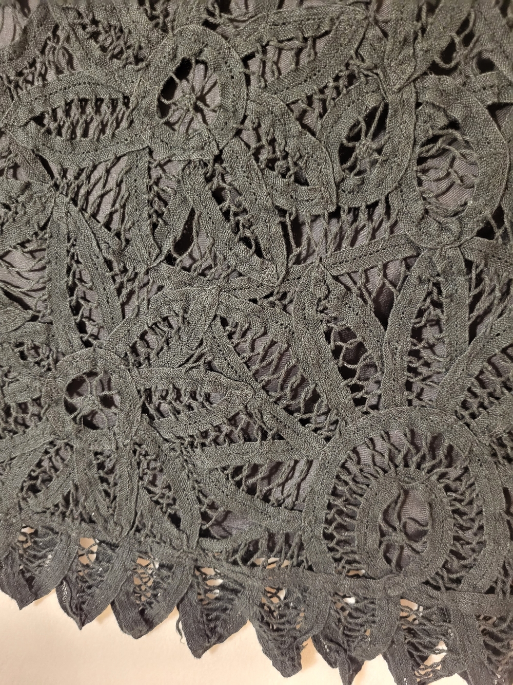 Chico's Women's Black Crochet Lace A-Line Skirt Sz. 1(8-10) - Picture 6 of 8